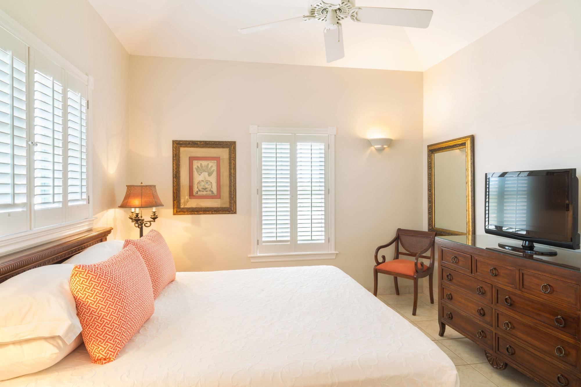 Royal West Indies Grace Bay Exterior photo