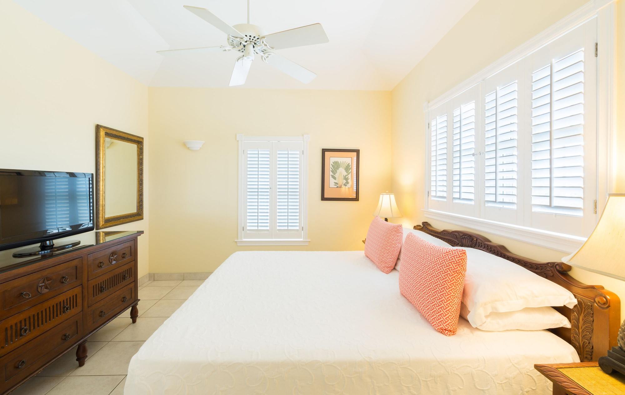 Royal West Indies Grace Bay Exterior photo