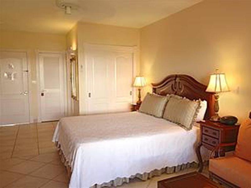 Royal West Indies Grace Bay Exterior photo